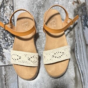Art Class Women's Sandals with Tan and Cream Accents